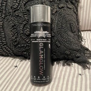 Glamglow youthcleanse daily exfoliating cleanser